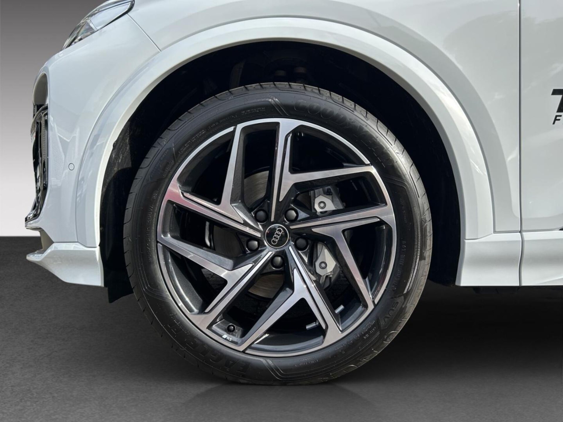 Audi Q6 SUV e-tron