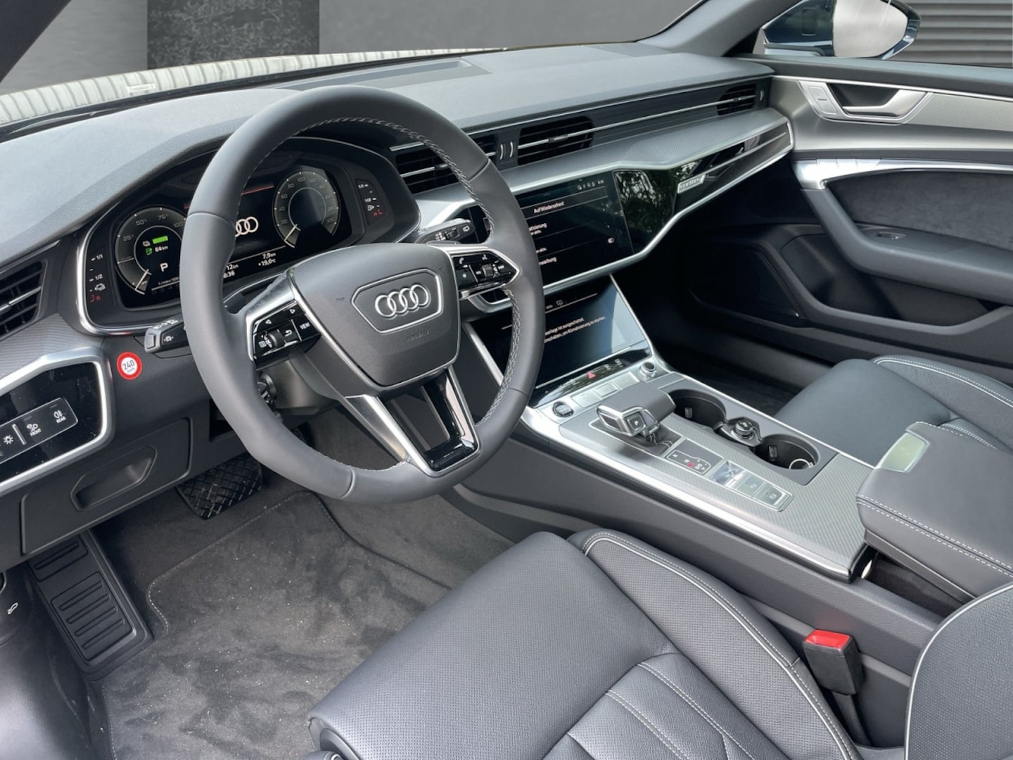 Bild über Audi A6 Avant TFSI e S line 50 TFSI e quattro S tronic - für weitere Informationen kontaktieren Sie den Audi Partner