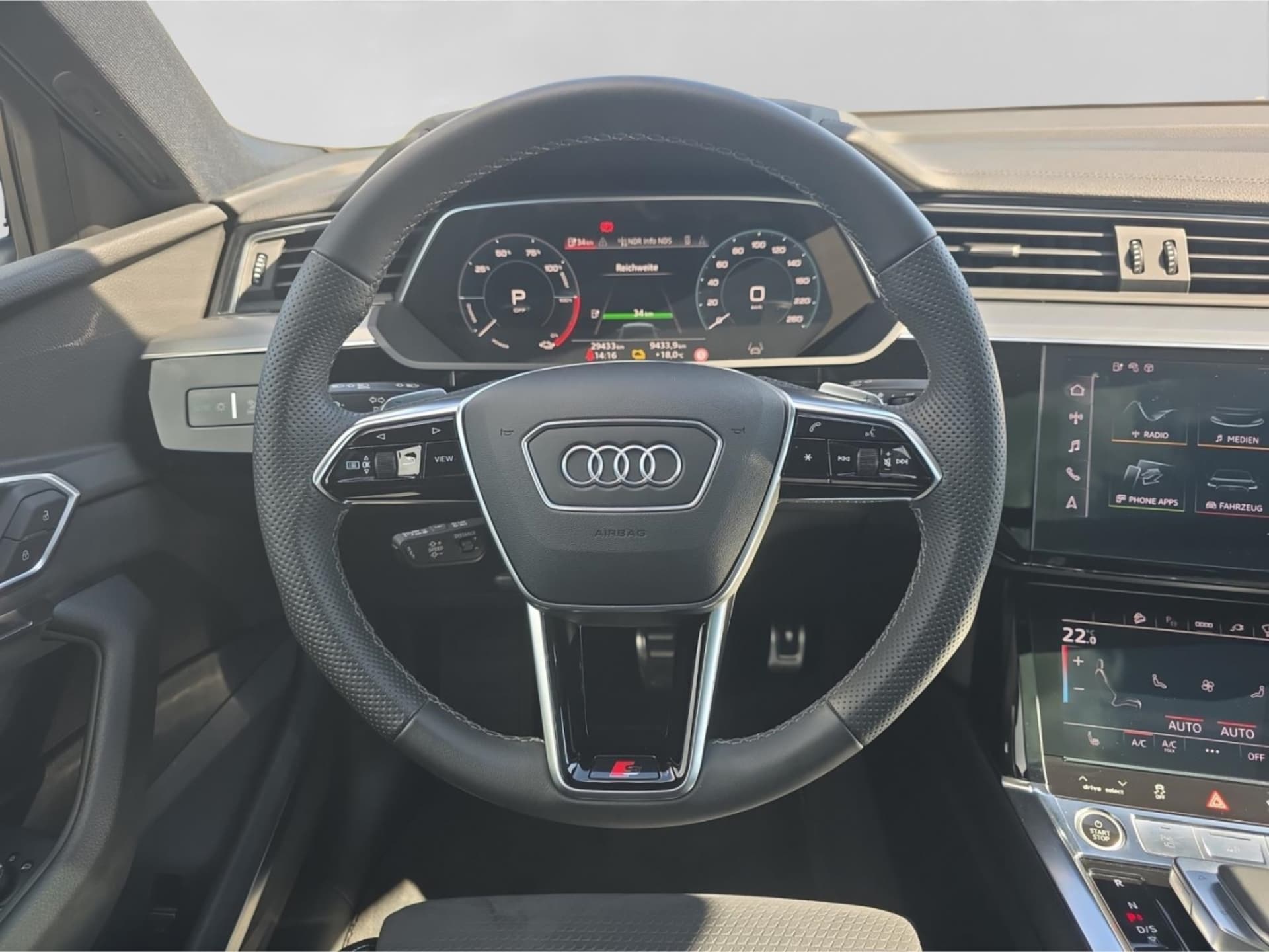 Audi Q8 Sportback e-tron S line