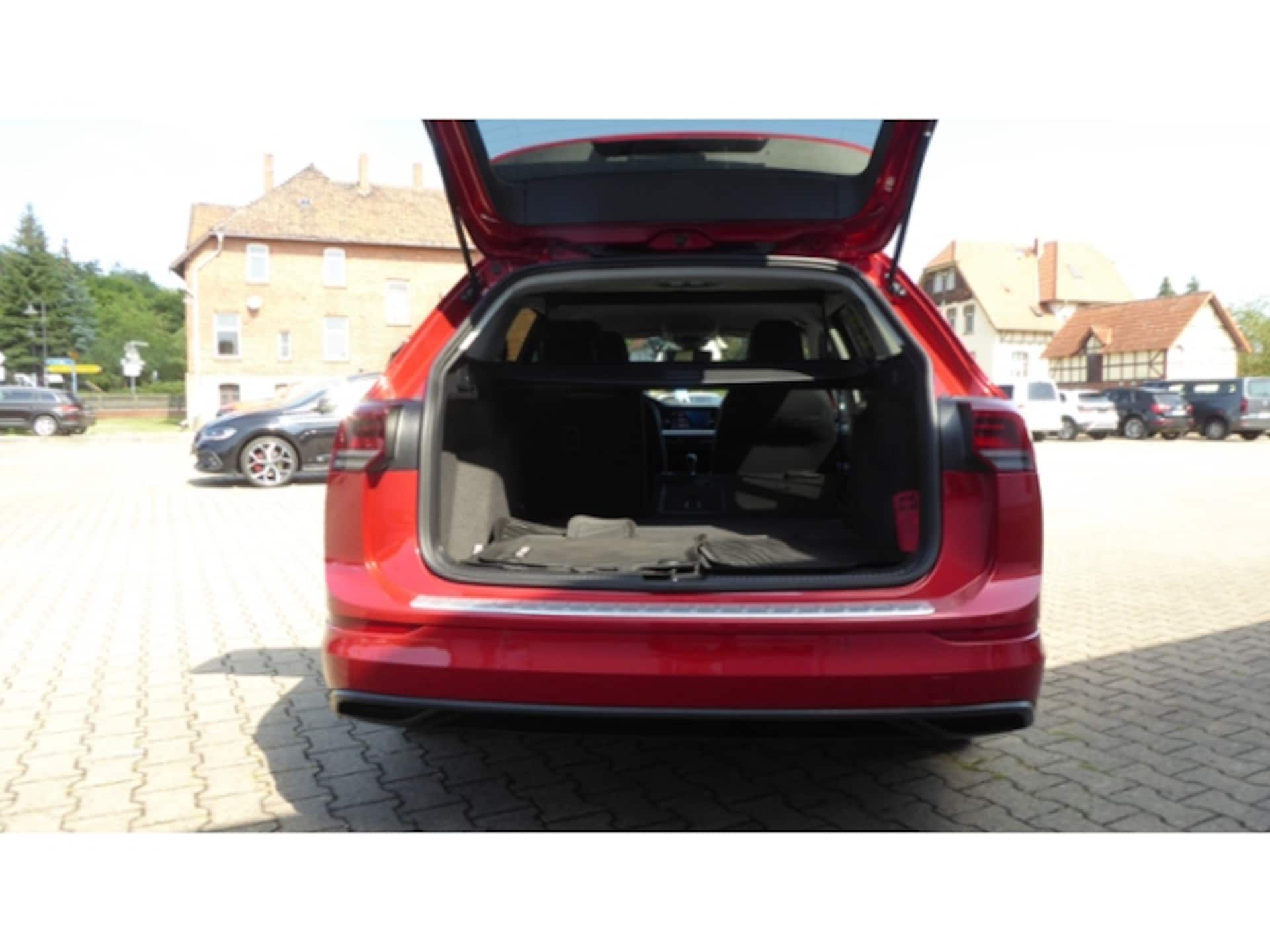 Volkswagen Golf Variant Life