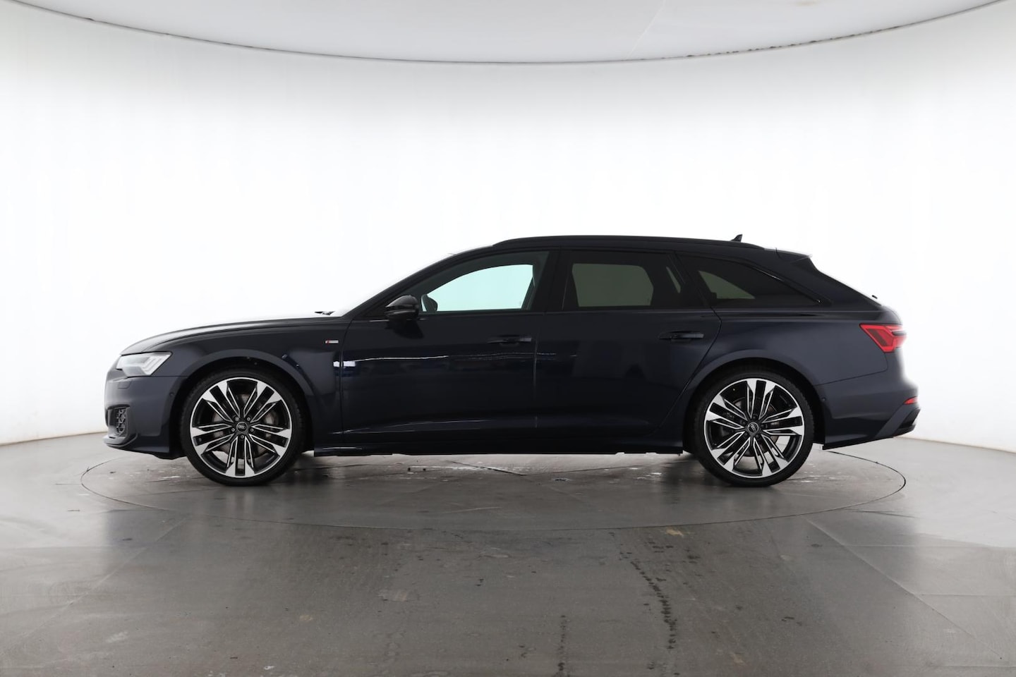Bild über Audi A6 Avant S line 55 TFSI quattro S tronic - für weitere Informationen kontaktieren Sie den Audi Partner