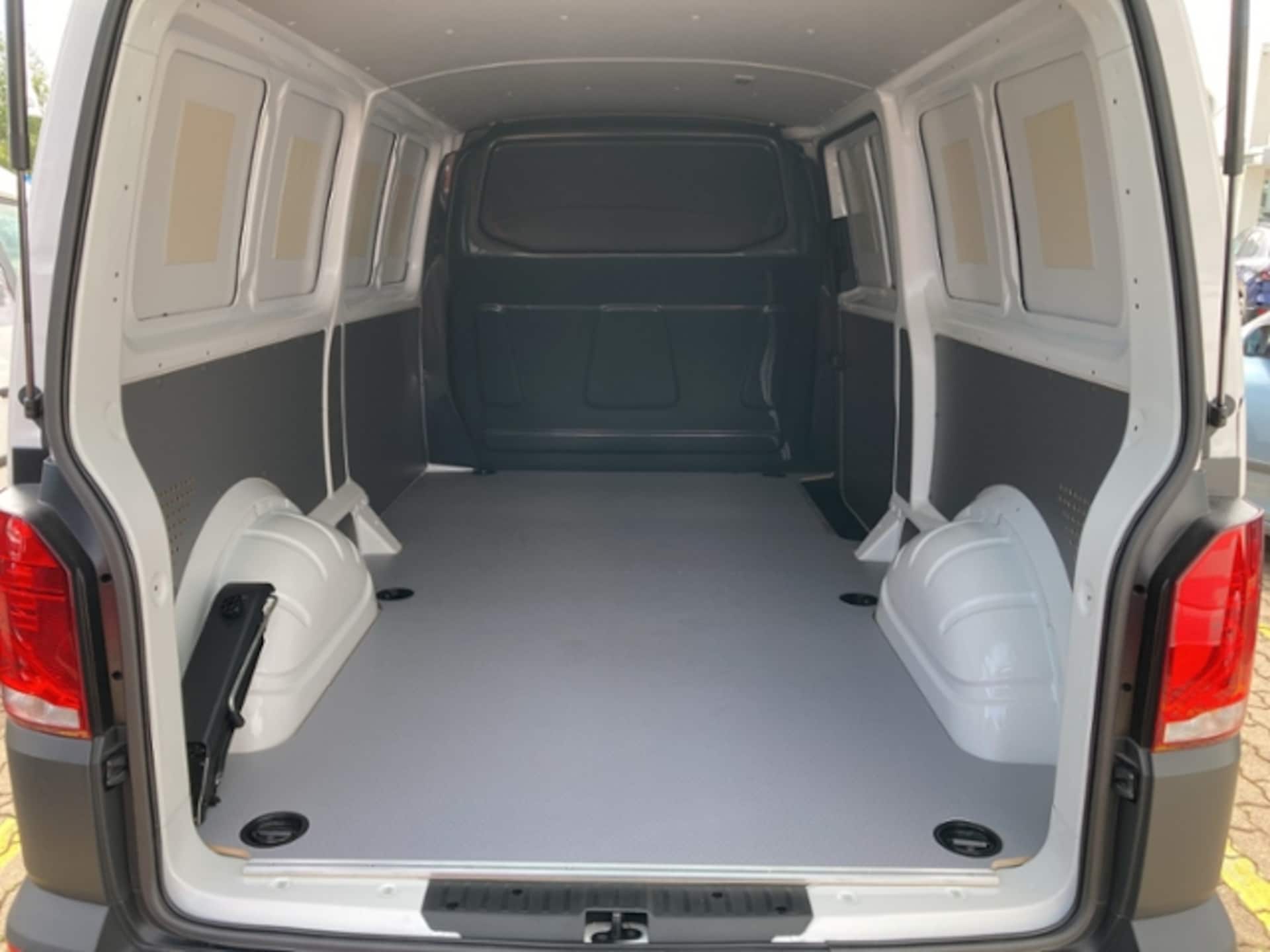 Volkswagen T6.1 Transporter Kasten langer Radstand