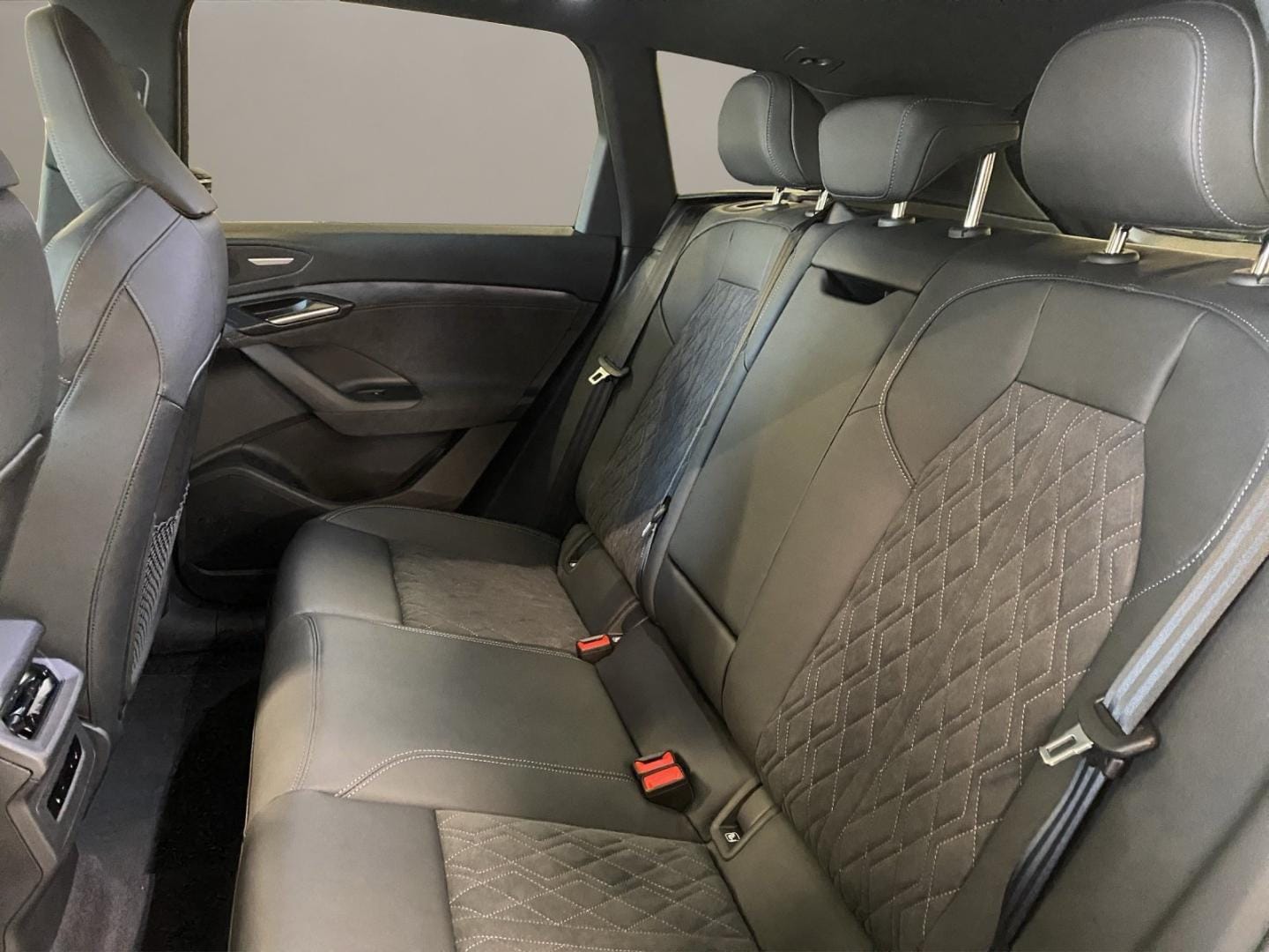 Bild über Audi Q6 SUV e-tron S line business e-tron performance 225 kW - für weitere Informationen kontaktieren Sie den Audi Partner
