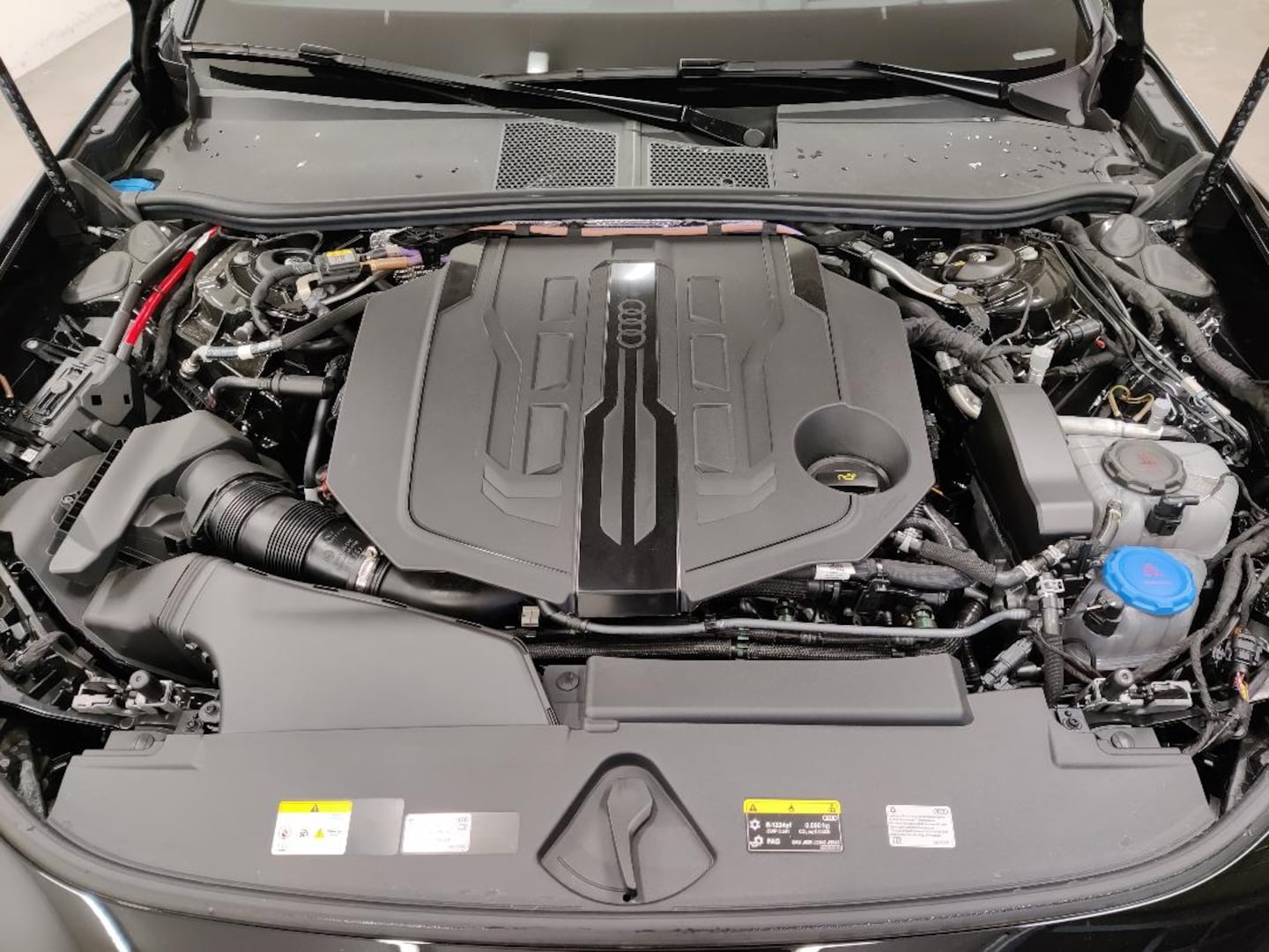 Bild über Audi A6 Avant TFSI quattro 270 kW S tronic - für weitere Informationen kontaktieren Sie den Audi Partner