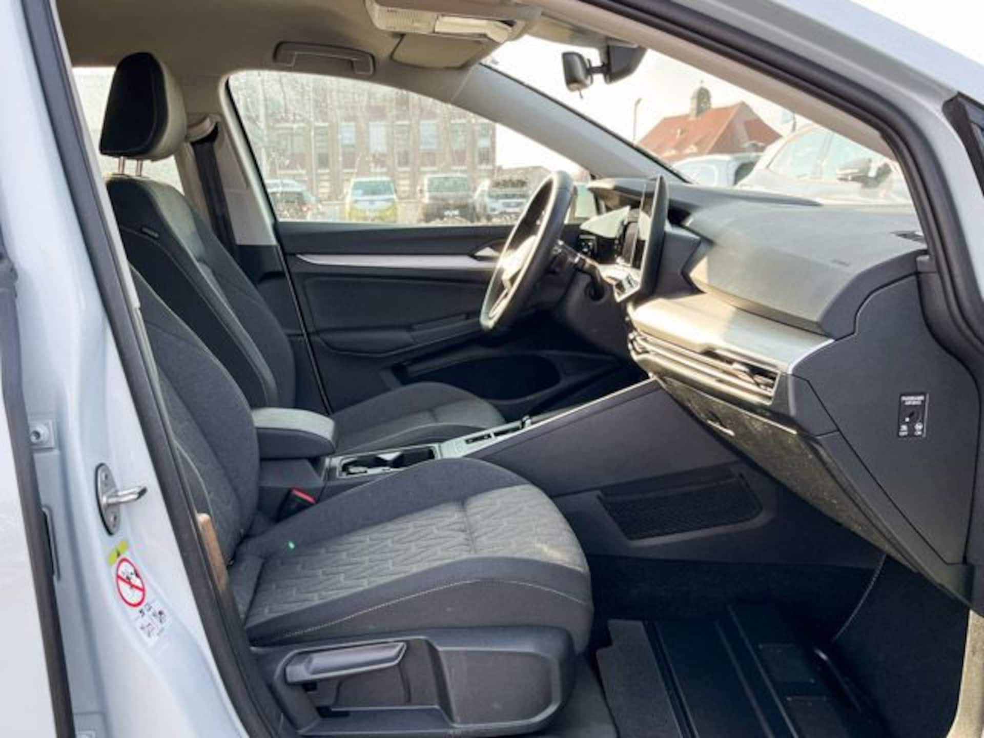 Volkswagen Golf Variant Life