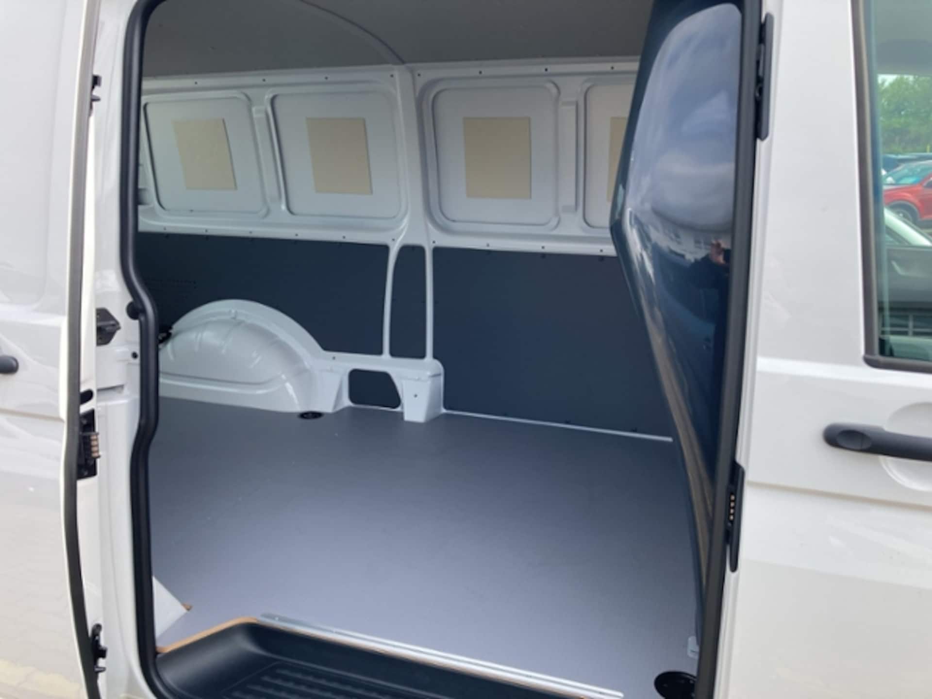 Volkswagen T6.1 Transporter Kasten langer Radstand