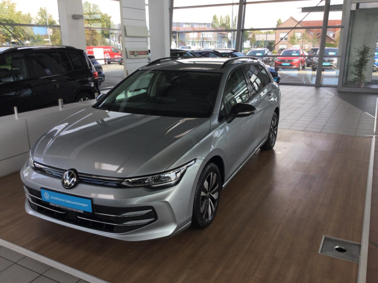 Volkswagen Golf Variant – Bild 2