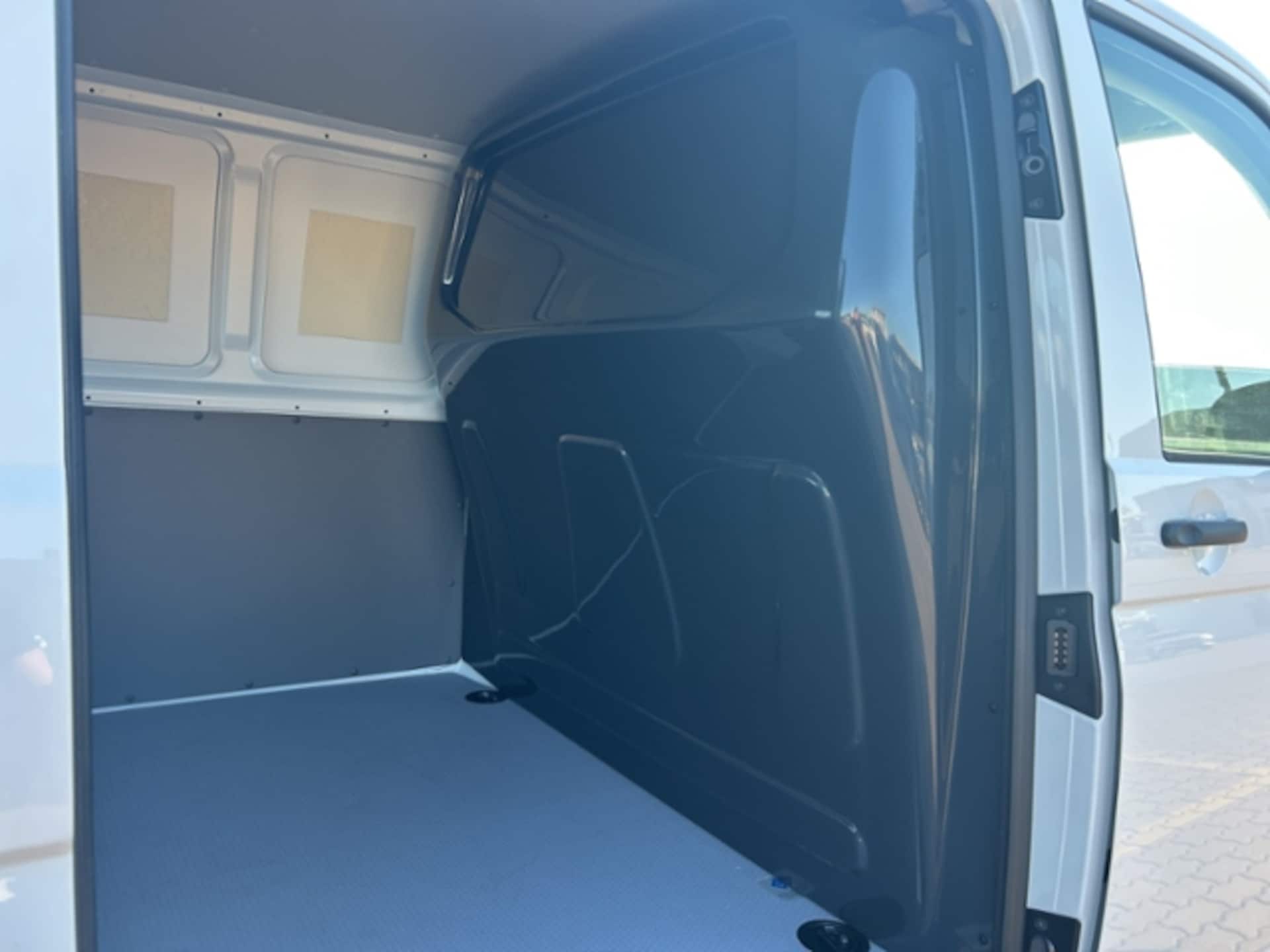 Volkswagen T6.1 Transporter Kasten langer Radstand