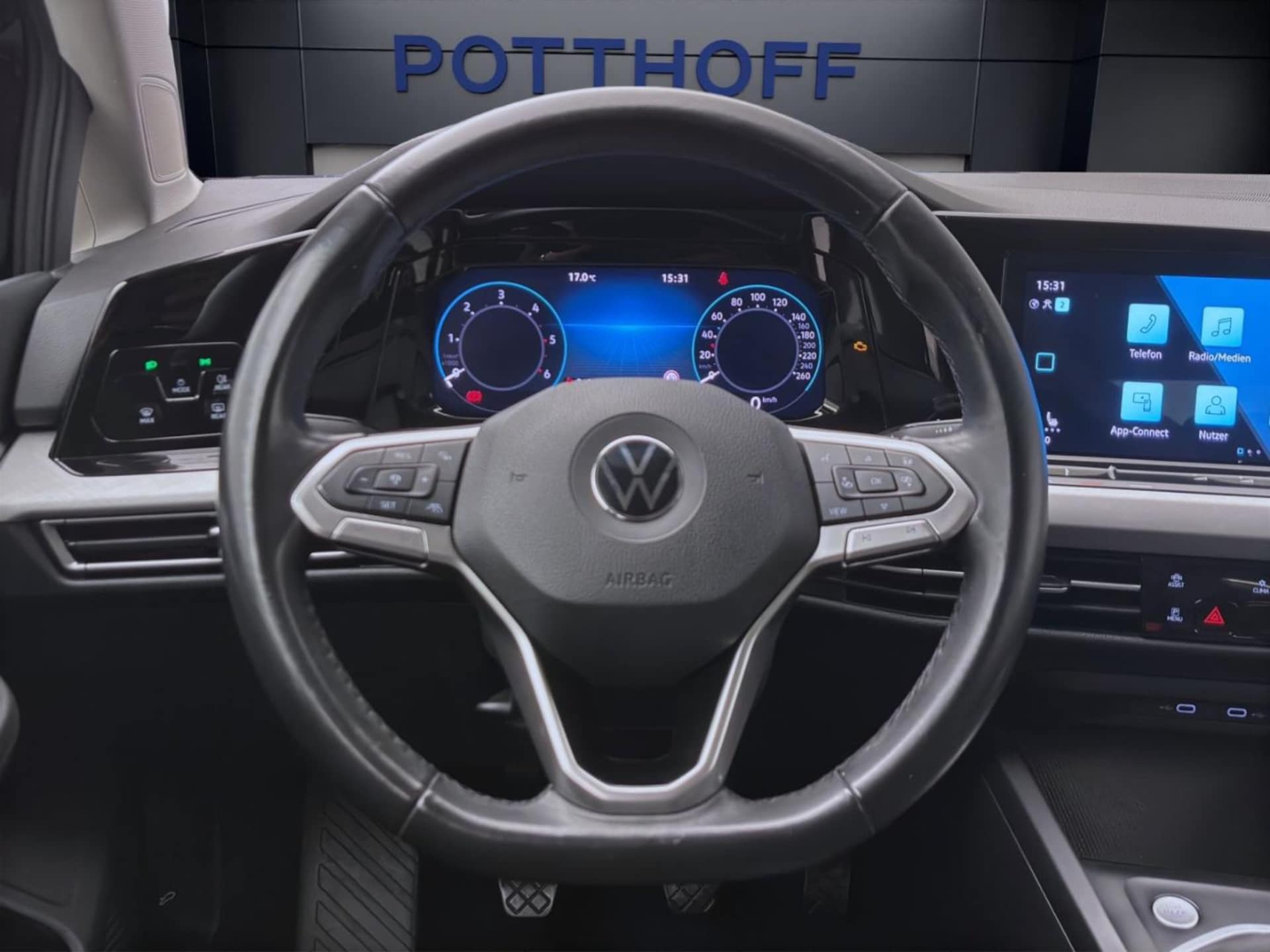 Volkswagen Golf Variant Life