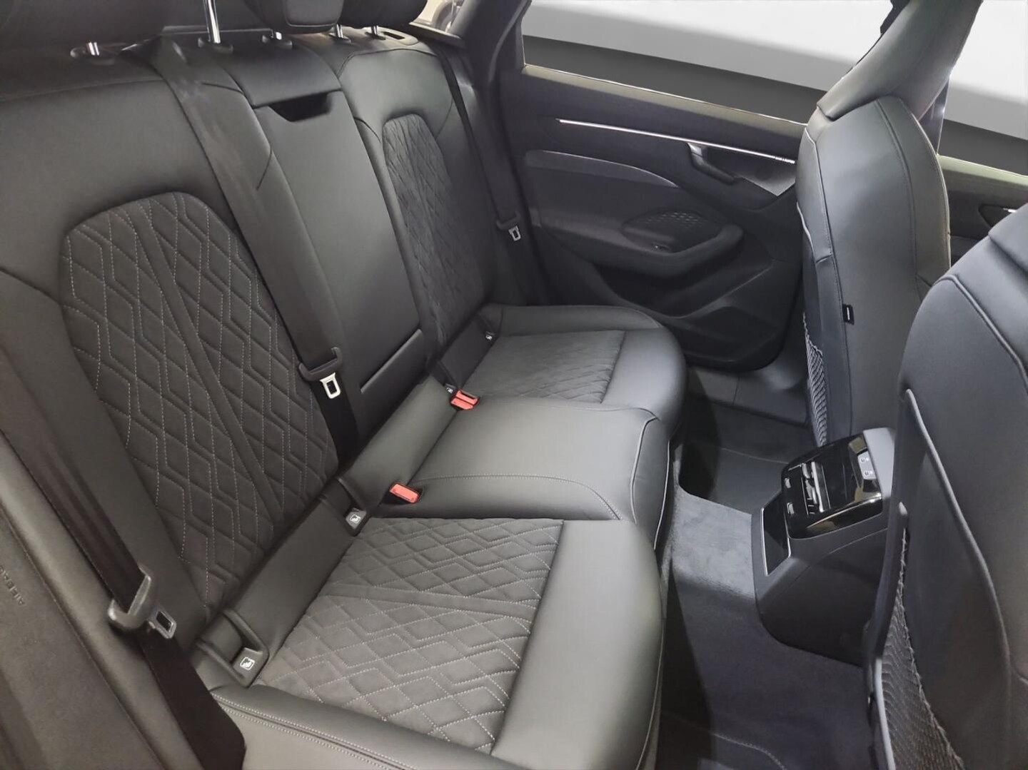 Bild über Audi A6 Avant edition one TDI quattro 150 kW S tronic - für weitere Informationen kontaktieren Sie den Audi Partner