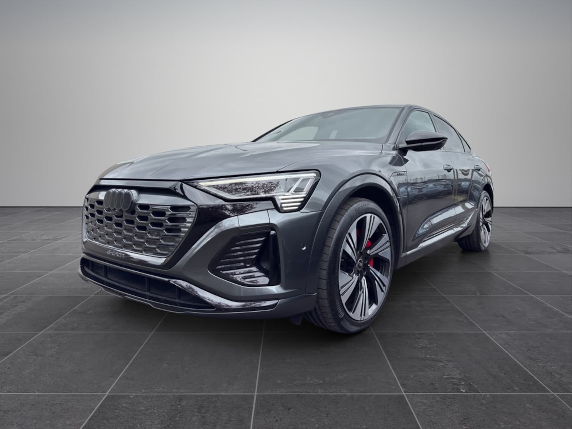 Audi Q8 Sportback e-tron — Audi Q8 Sportback e-tron S line 55 quattro 300 kW Q8 Sportback e-tron 55 S-Line quattro *PANO*B&O...