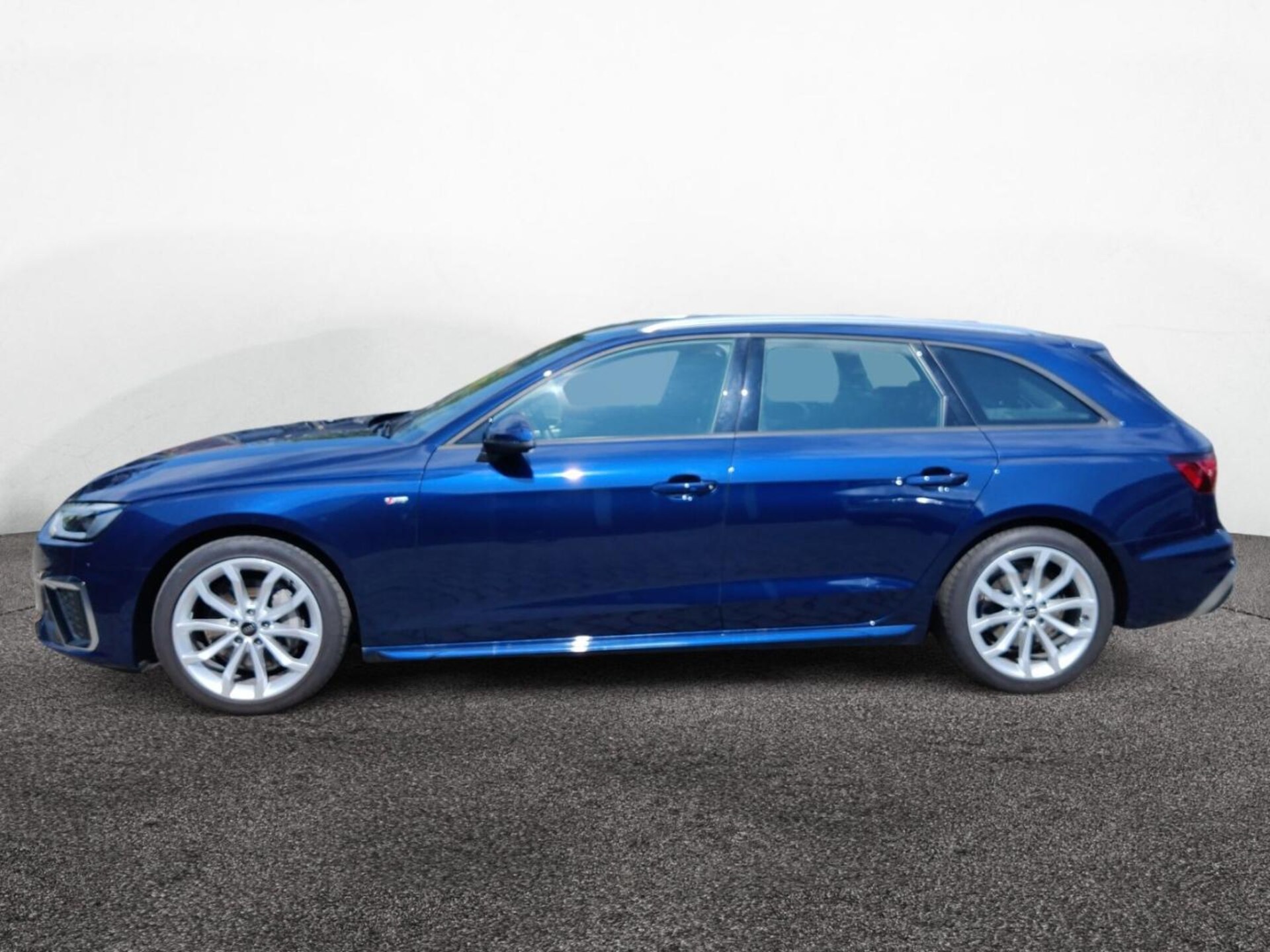 Audi A4 Avant S line