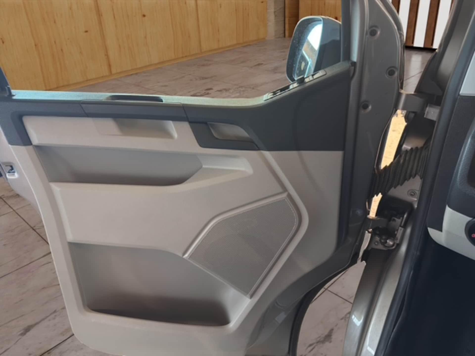 Volkswagen T6 Transporter Kombi