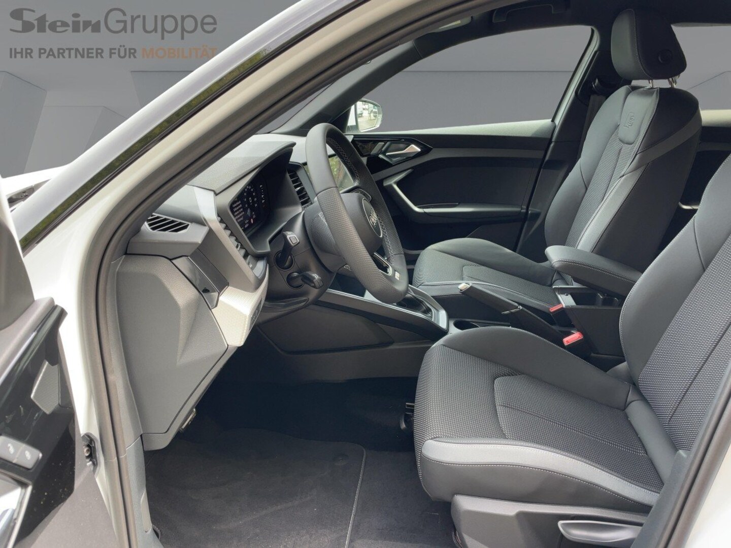Bild über Audi A1 Sportback S line 35 TFSI S tronic - für weitere Informationen kontaktieren Sie den Audi Partner