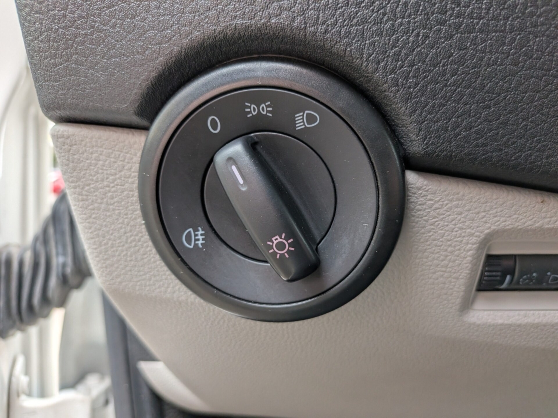 Volkswagen T6 Transporter Kasten langer Radstand