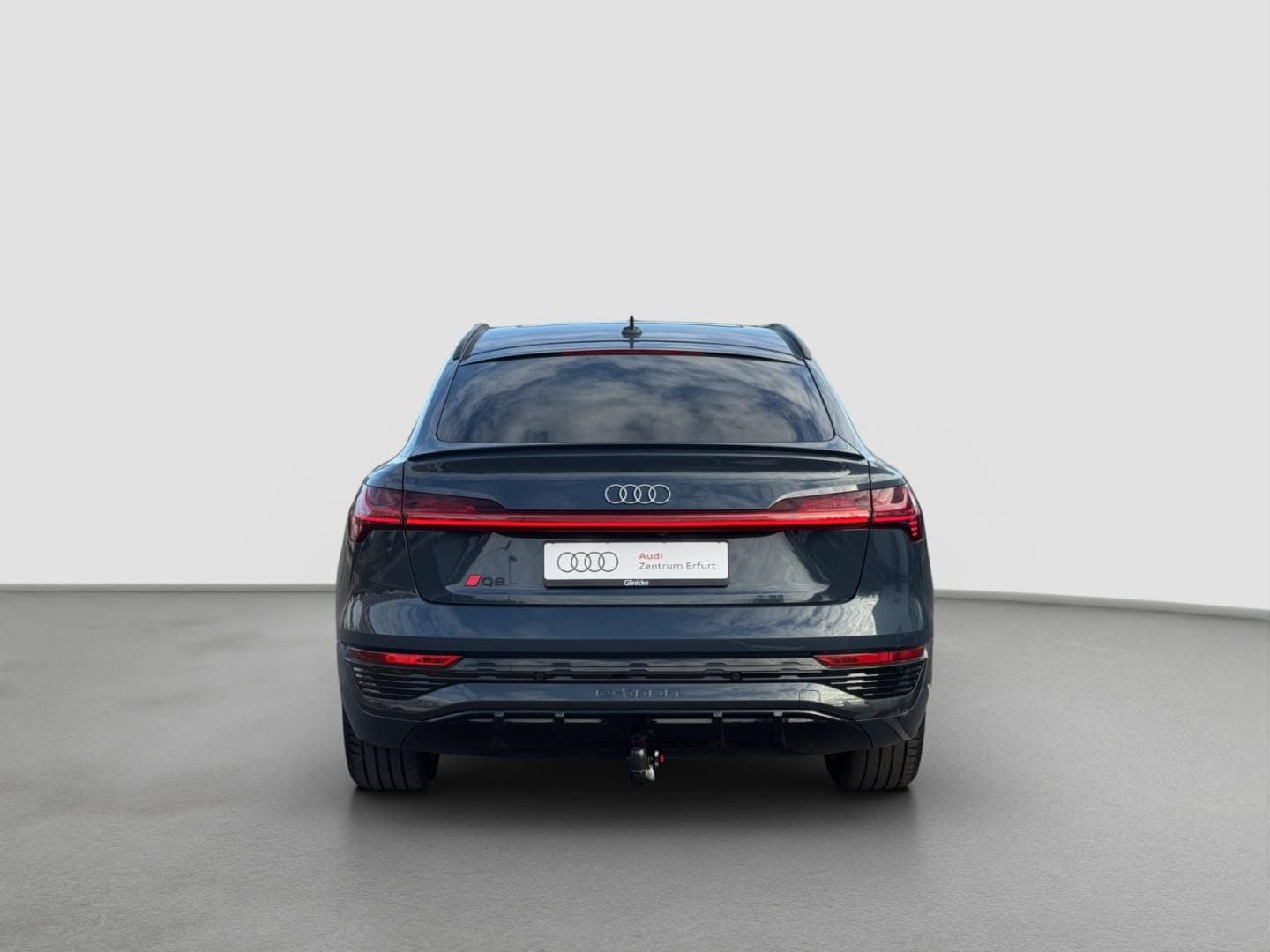 Bild über Audi Q8 Sportback e-tron S line 55 e-tron quattro - für weitere Informationen kontaktieren Sie den Audi Partner