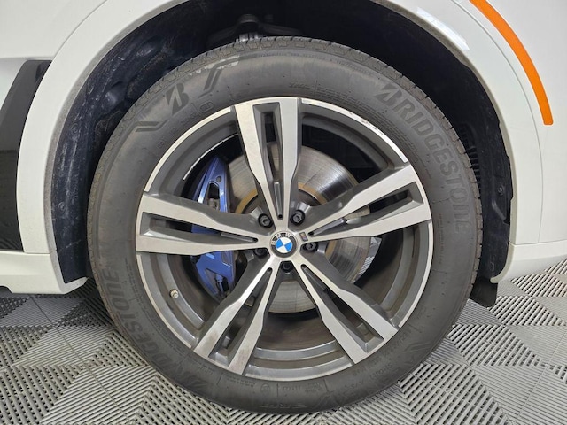 2025 BMW X7