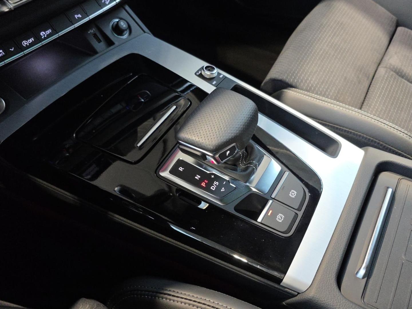 Bild über Audi Q5 40 TFSI quattro S tronic - für weitere Informationen kontaktieren Sie den Audi Partner