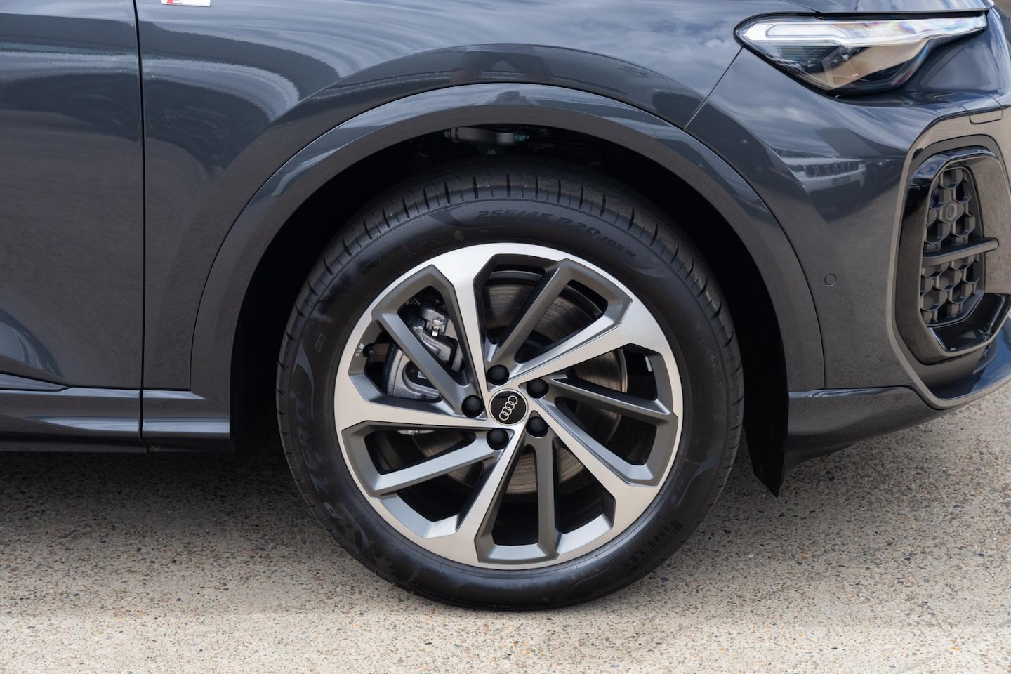 Image about Audi Q5 SUV TDI quattro 150 kW sport