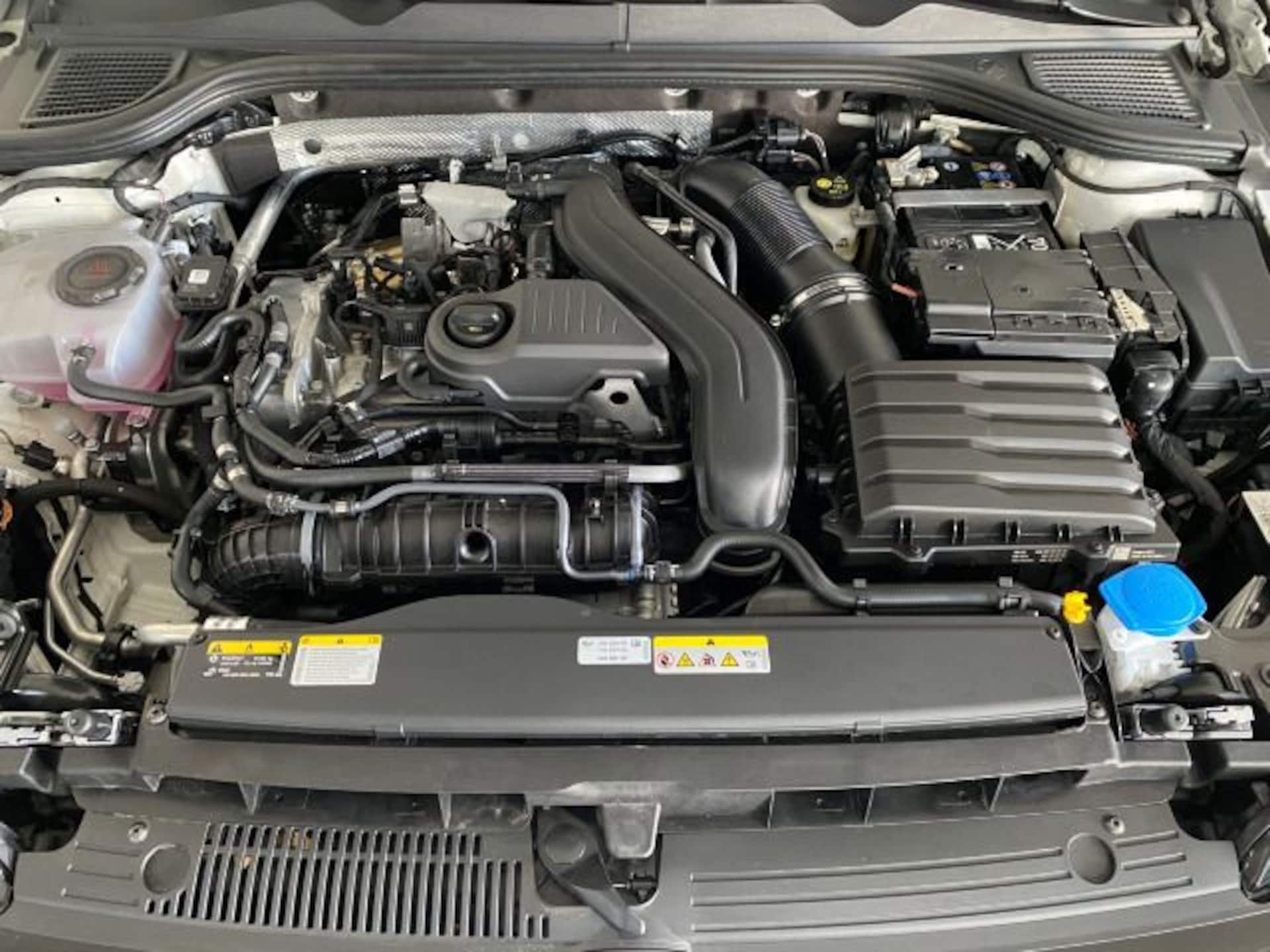 Volkswagen Golf Variant R-Line