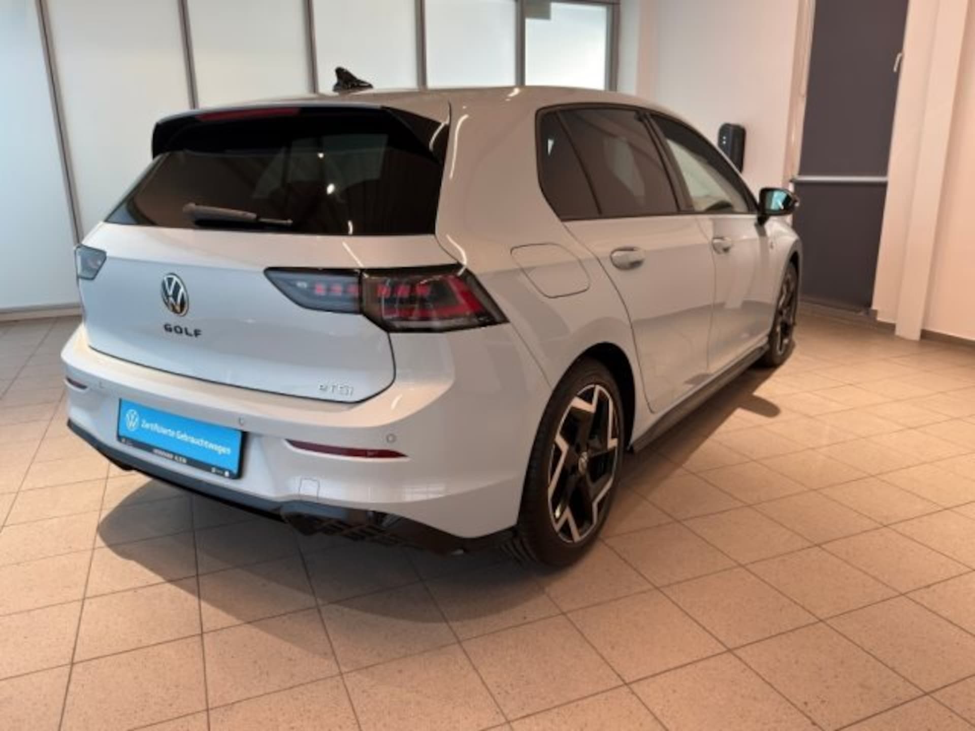 Volkswagen Golf R-Line