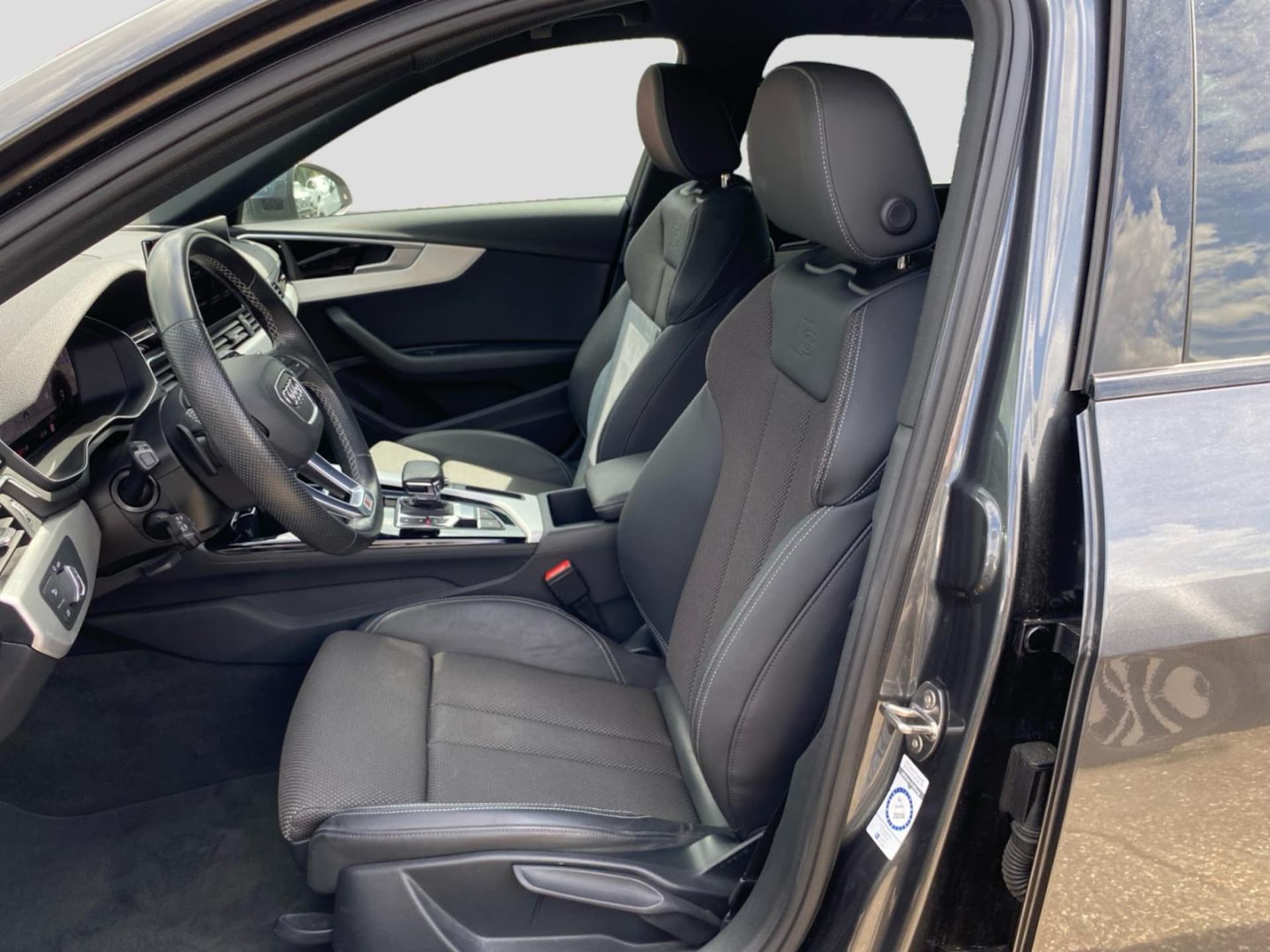 Audi A4 Avant S line