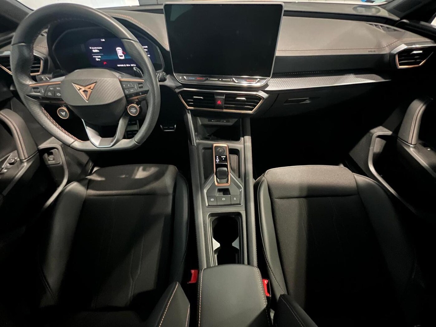 CUPRA Leon Sportstourer 1.5 eTSI DSG 110 kW (150 CV) — photo 4