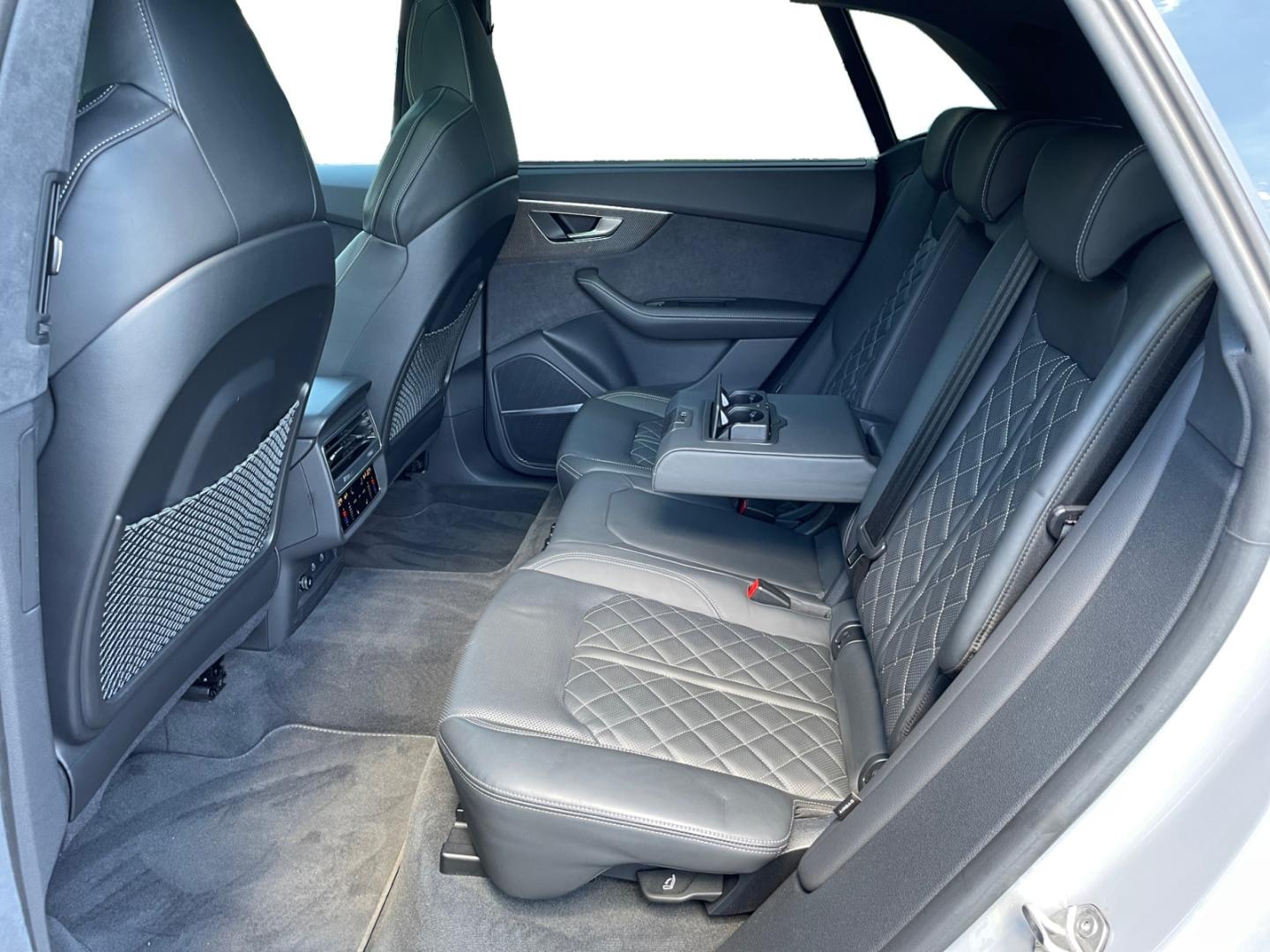 Bild über Audi Q8 competition plus 50 TDI quattro tiptronic - für weitere Informationen kontaktieren Sie den Audi Partner