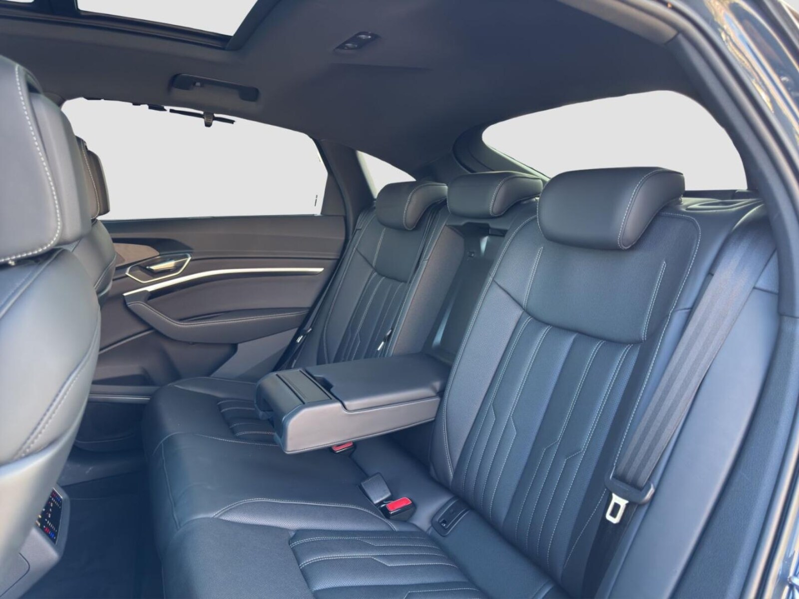 Audi Q8 Sportback e-tron – Bild 12