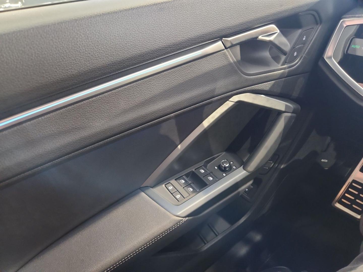 Image about Audi Q3 S line 40 TFSI quattro S tronic