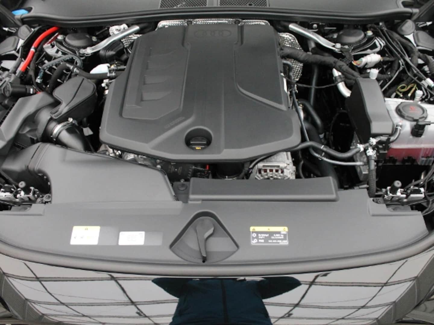 Bild über Audi A5 Limousine TFSI S tronic - für weitere Informationen kontaktieren Sie den Audi Partner