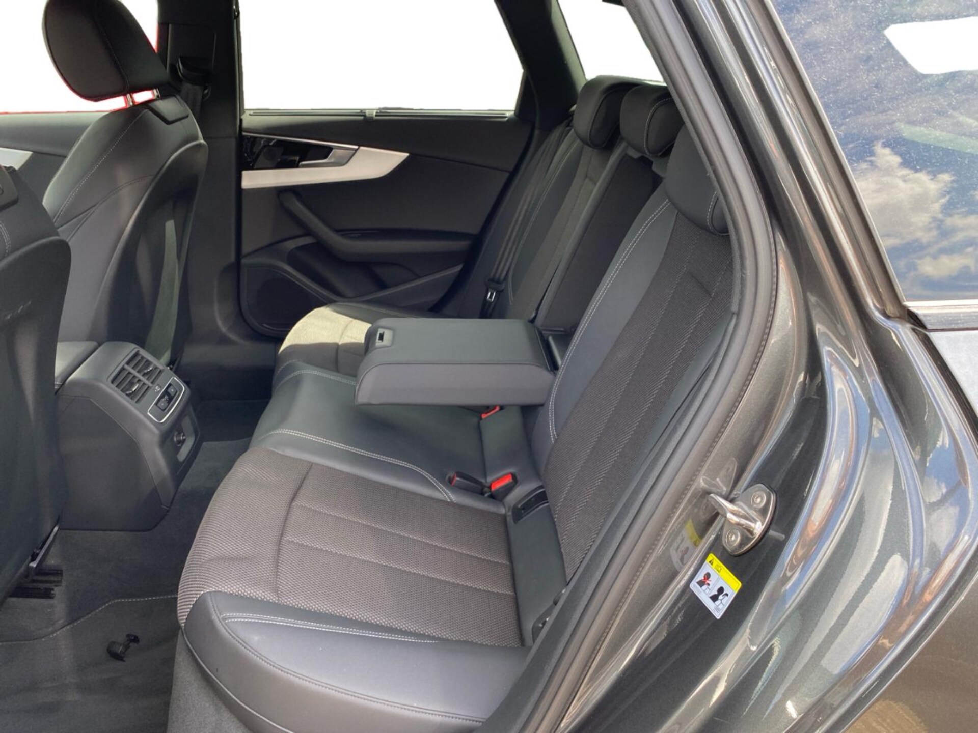 Audi A4 Avant S line