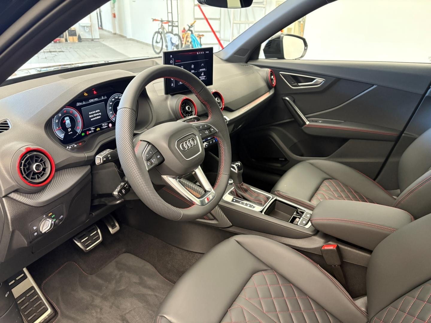 Bild über Audi Q2 S line 40 TFSI quattro S tronic - für weitere Informationen kontaktieren Sie den Audi Partner