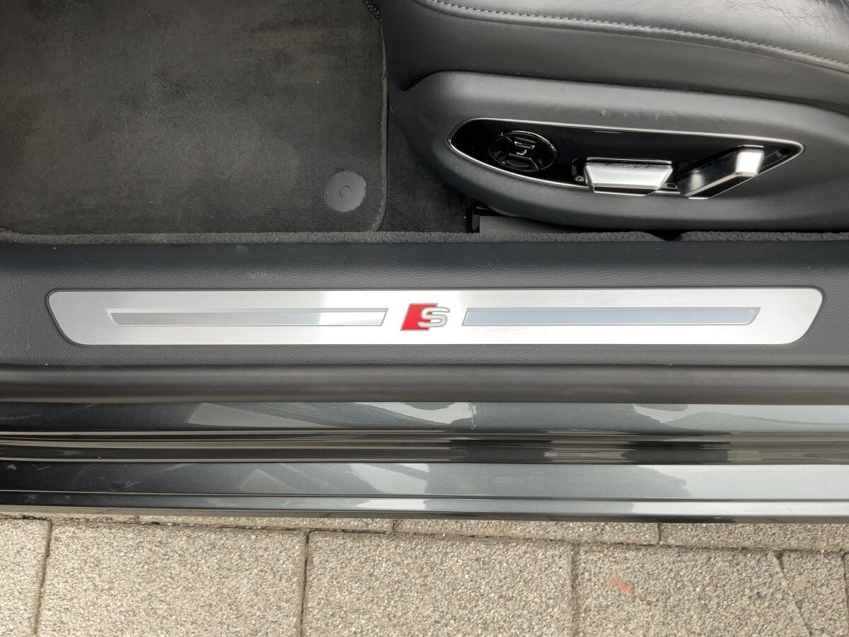 Image about Audi S8 TFSI quattro tiptronic