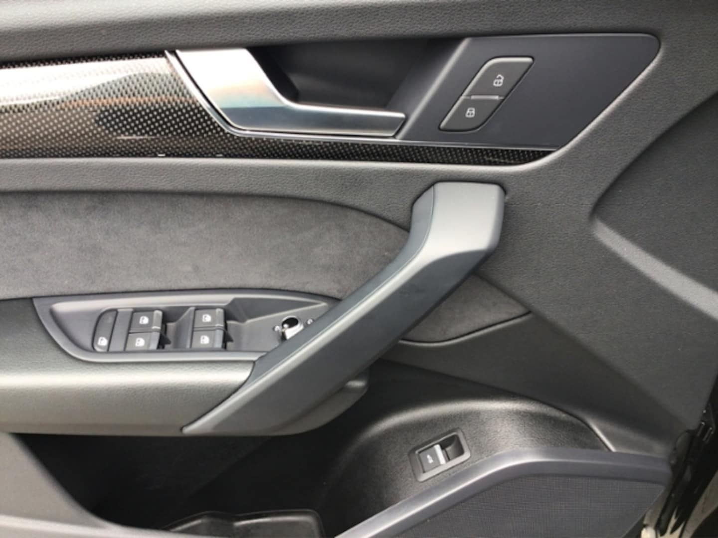 Bild über Audi SQ5 TDI tiptronic - für weitere Informationen kontaktieren Sie den Audi Partner