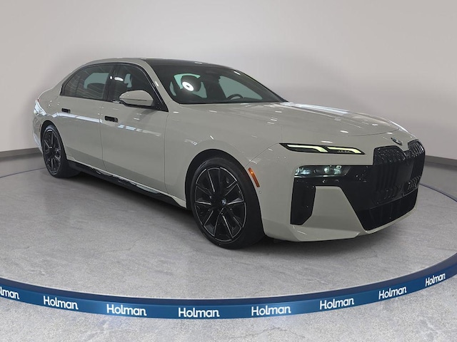 2023 BMW 740