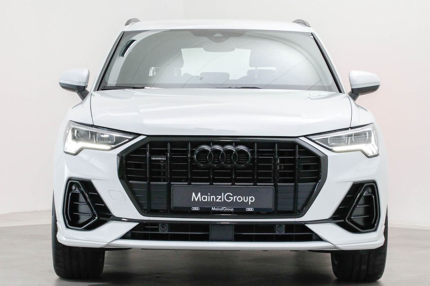 Bild über Audi Q3 S line 45 TFSI quattro S tronic - für weitere Informationen kontaktieren Sie den Audi Partner