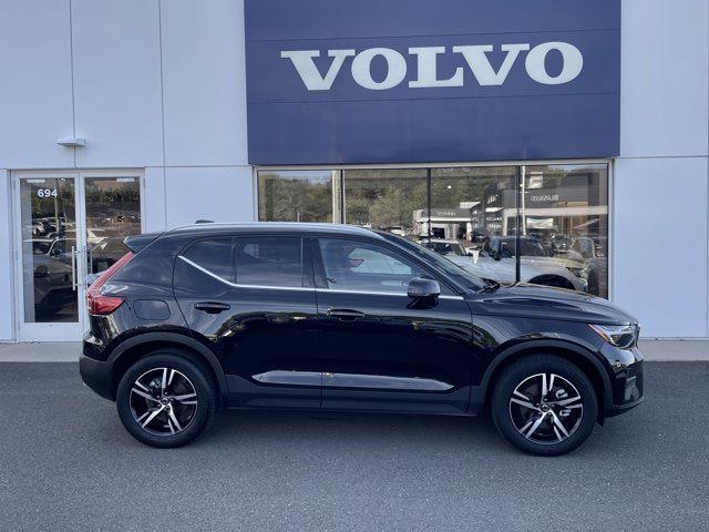 2025 Volvo XC40