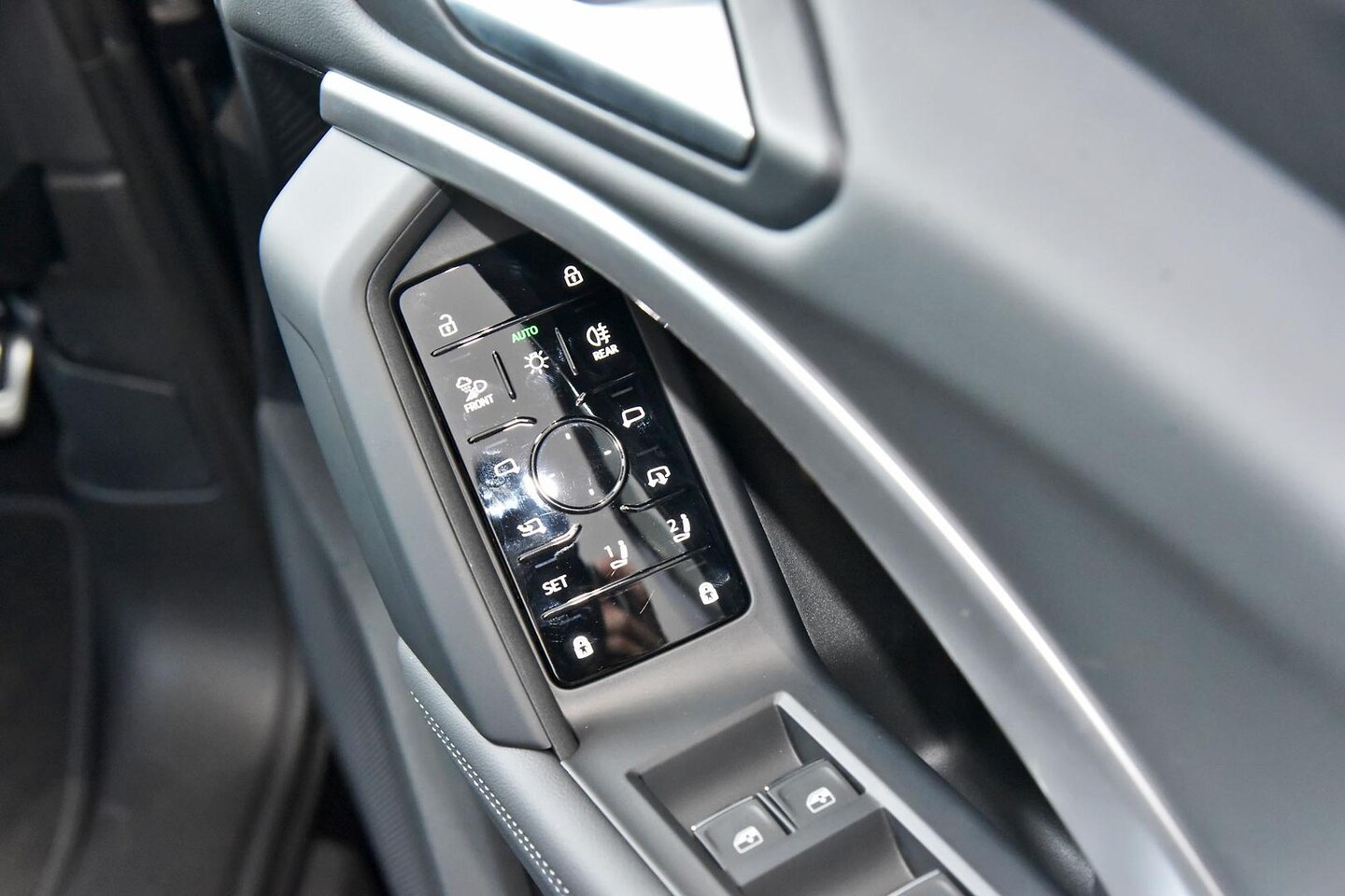 Image about Audi Q5 SUV TDI quattro 150 kW sport