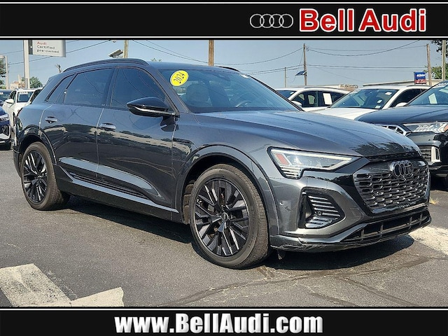 Photo of 2024 Audi Q8 e-tron 