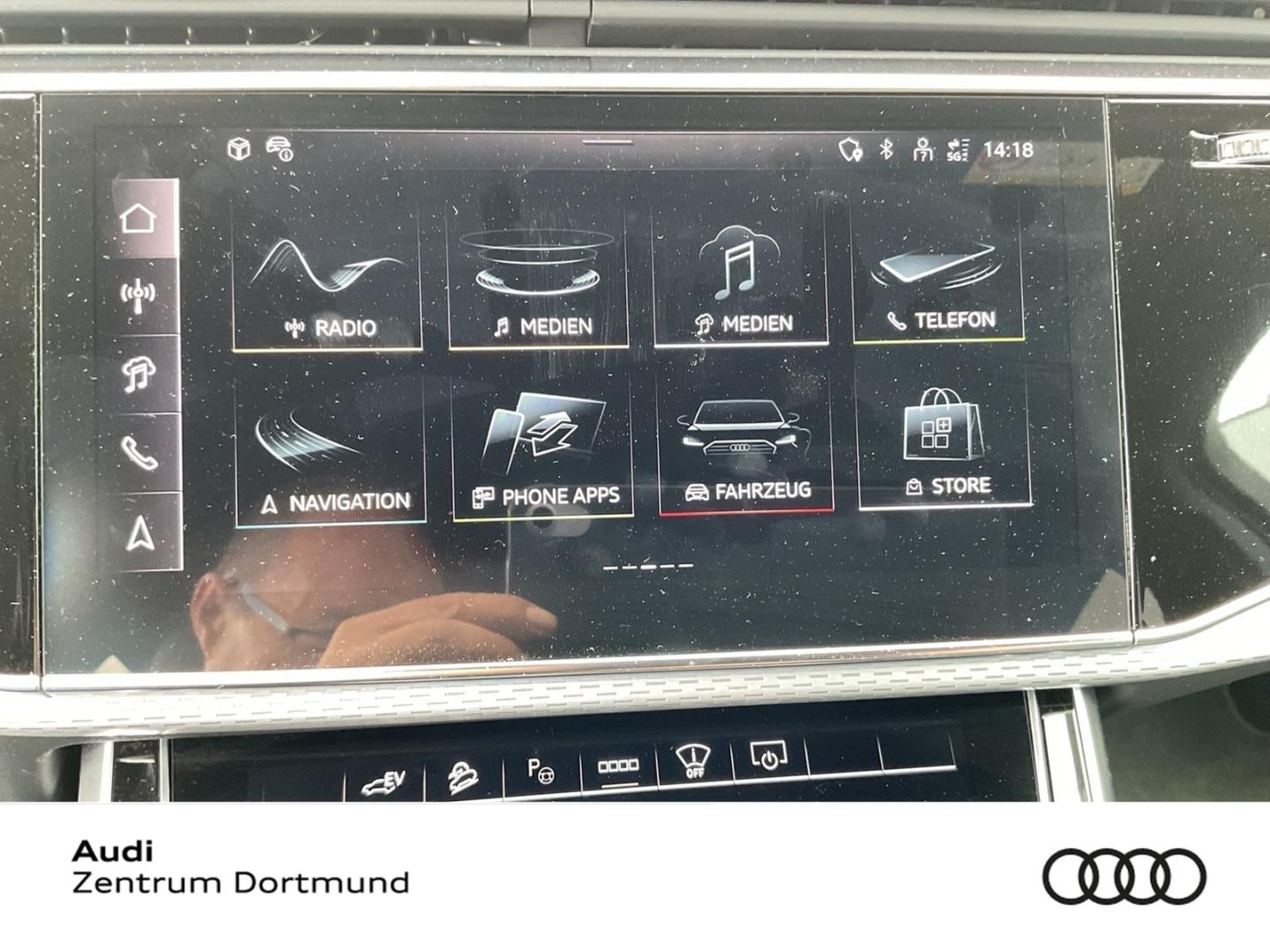 Bild über Audi Q7 SUV TFSI e S line business TFSI e quattro 360 kW tiptronic - für weitere Informationen kontaktieren Sie den Audi Partner