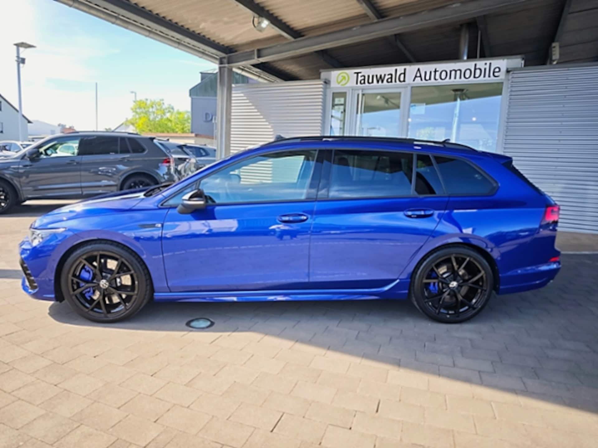 Volkswagen Golf Variant R