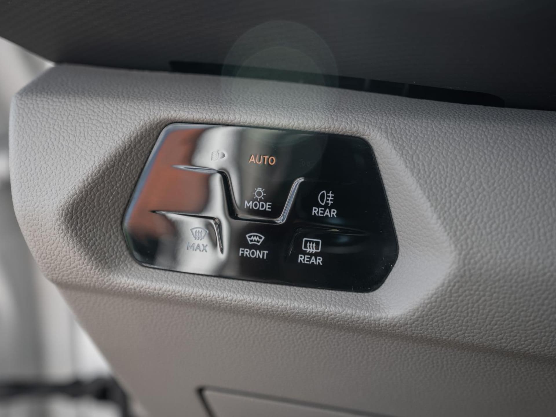 Volkswagen Multivan Basis-Modell