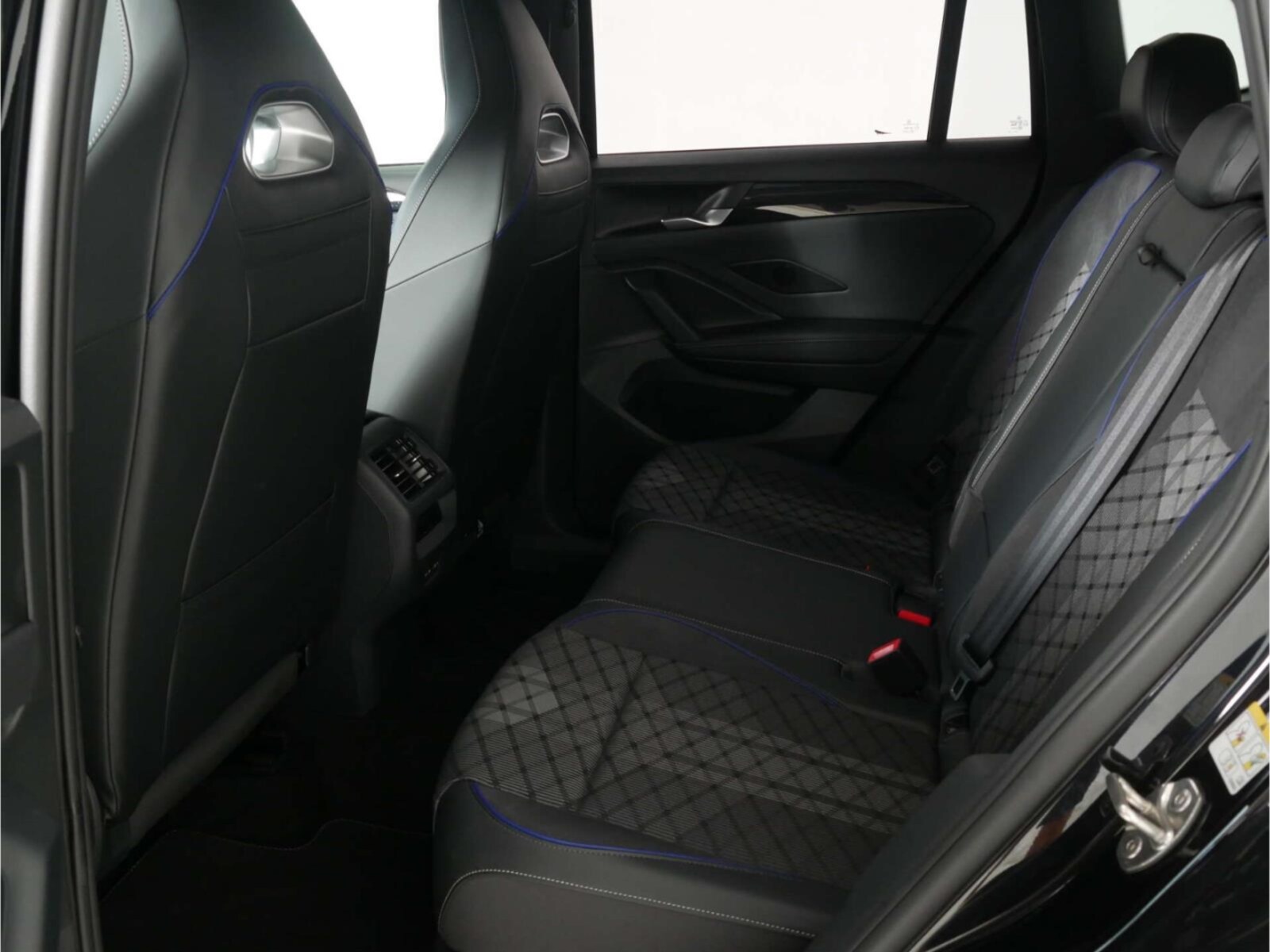 Volkswagen Tiguan – Bild 12