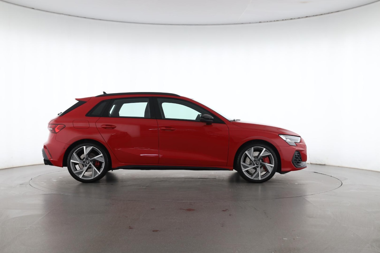Bild über Audi S3 Sportback TFSI quattro S tronic - für weitere Informationen kontaktieren Sie den Audi Partner