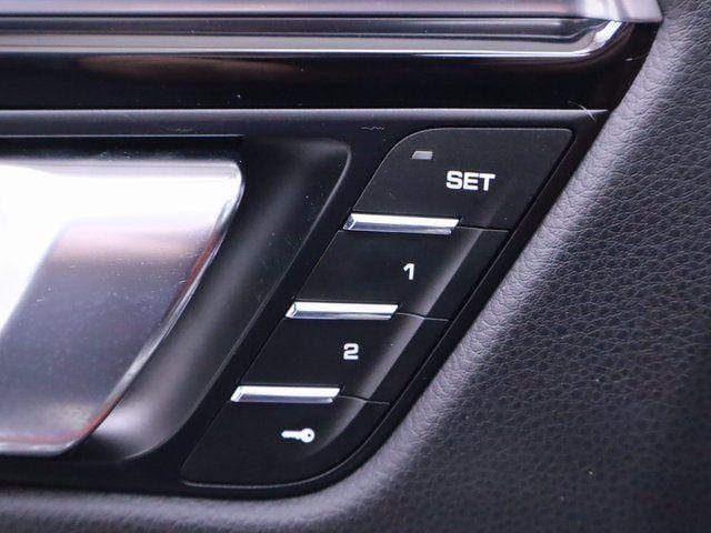 2024 Porsche Macan Base - Photo 24