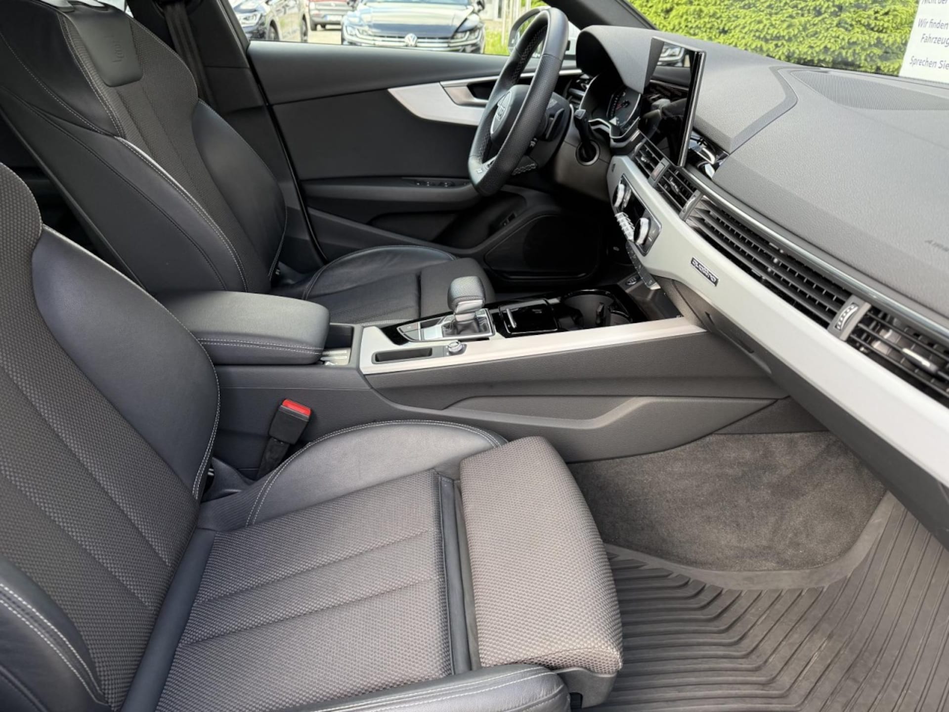 Audi A4 Avant S line