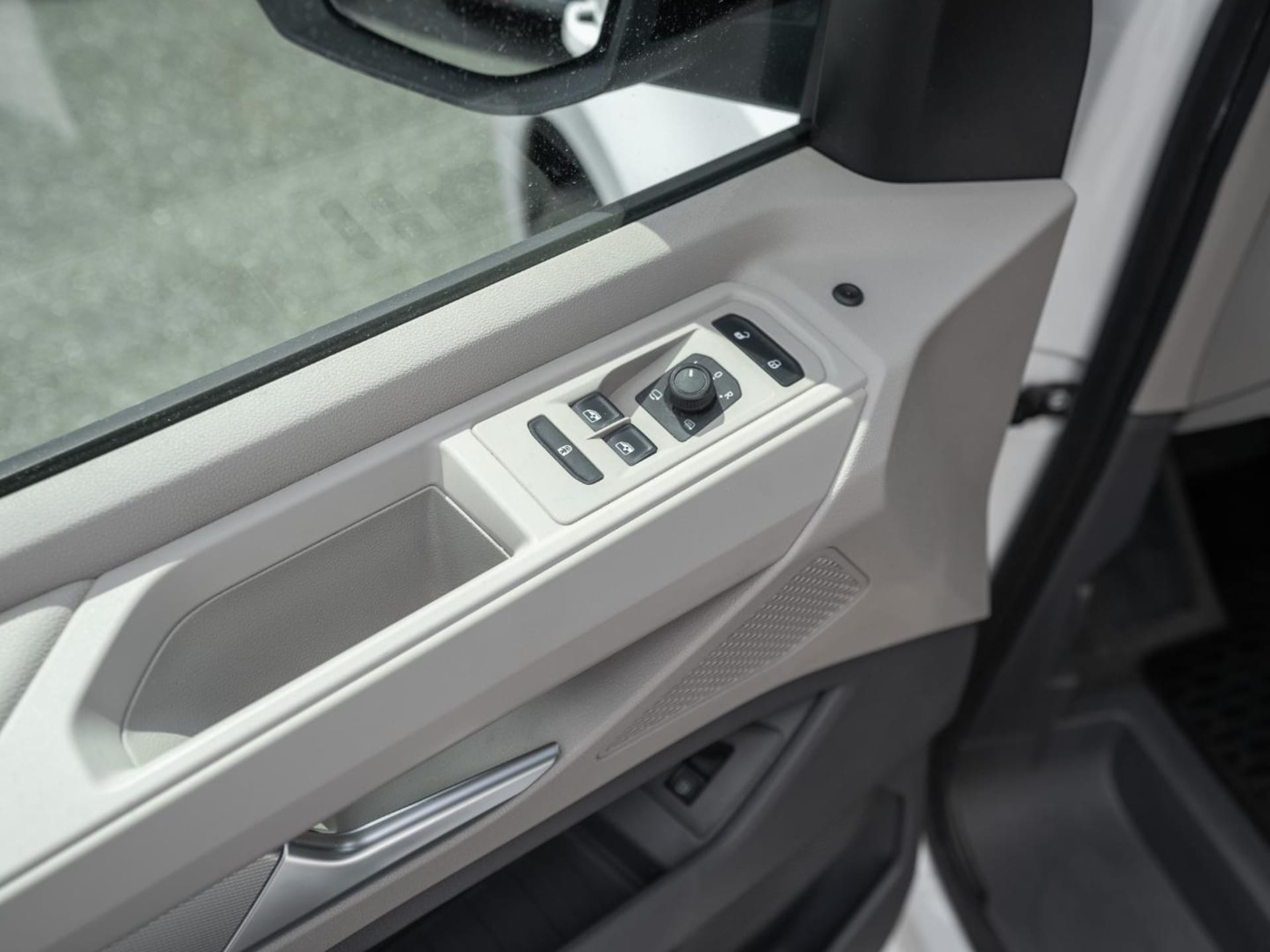 Volkswagen Multivan Basis-Modell