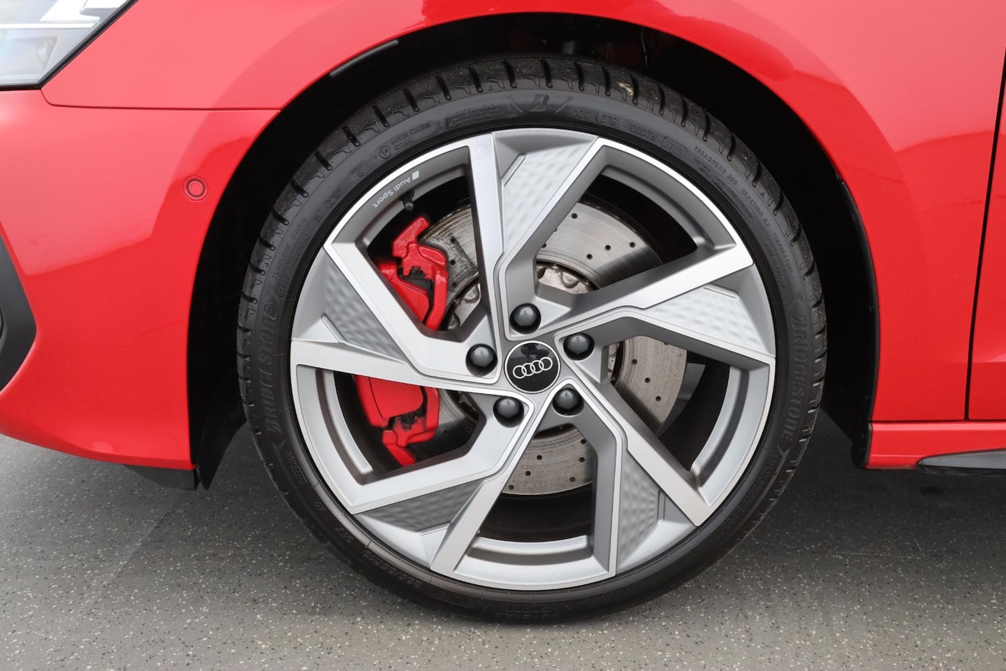 Bild über Audi S3 Sportback TFSI quattro S tronic - für weitere Informationen kontaktieren Sie den Audi Partner