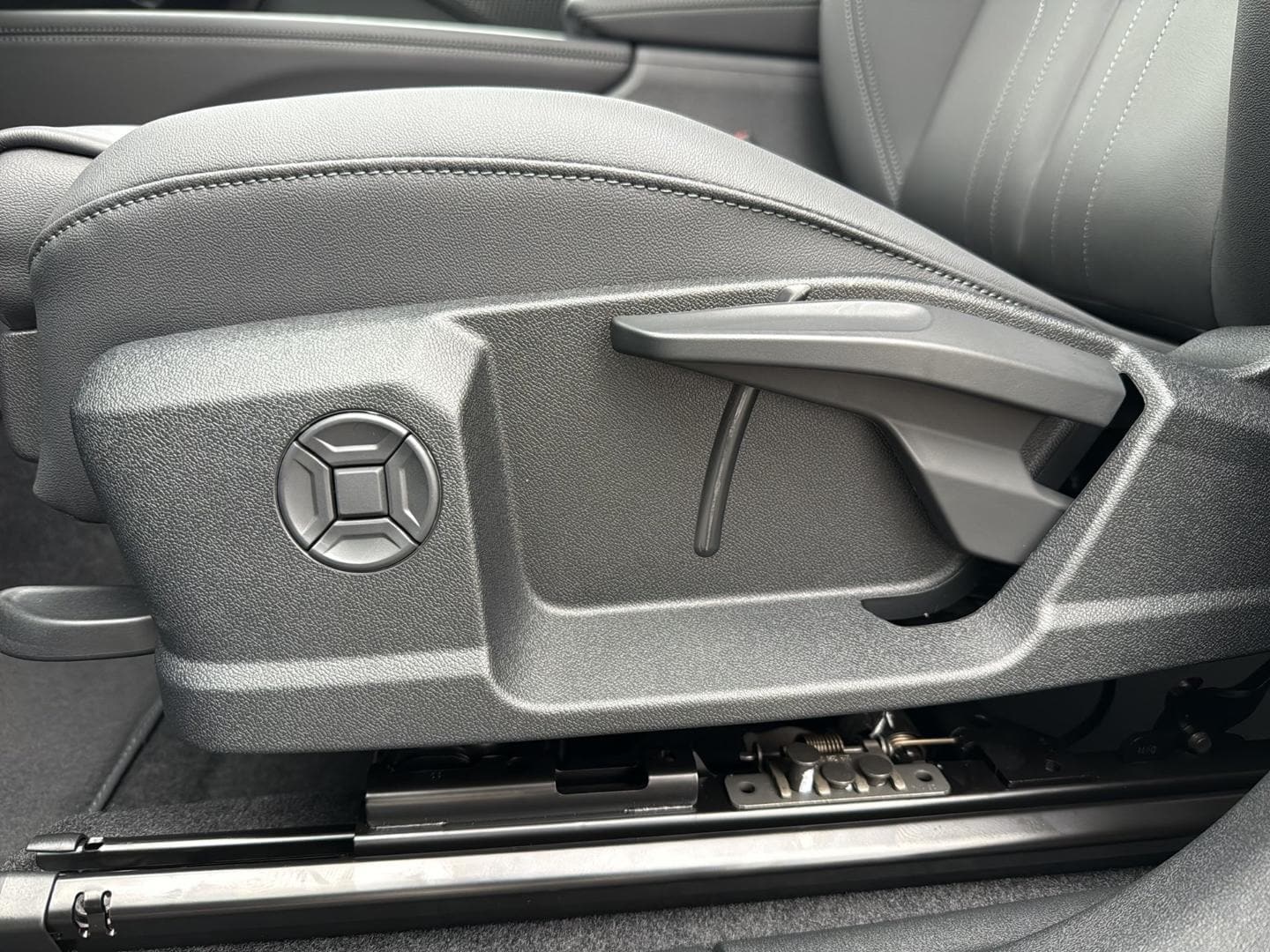 Bild über Audi Q3 SUV e-hybrid e-hybrid 200 kW S tronic - für weitere Informationen kontaktieren Sie den Audi Partner
